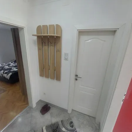 Time Apartment *