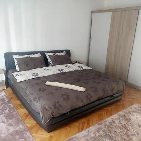 Time Apartment *