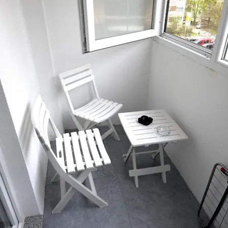 Time Apartment *